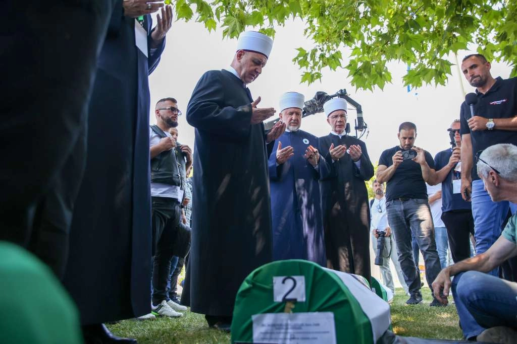 Kavazović: Naša je dužnost da pamtimo i da se borimo protiv zaborava